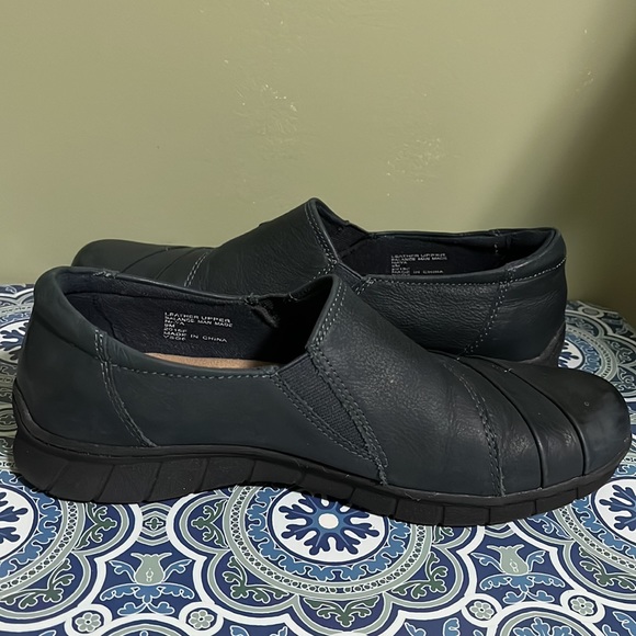 Earth Origins Women's Naya Size 9 Navy Leather Slip On Loafer Comfort Shoes - Picture 4 of 11